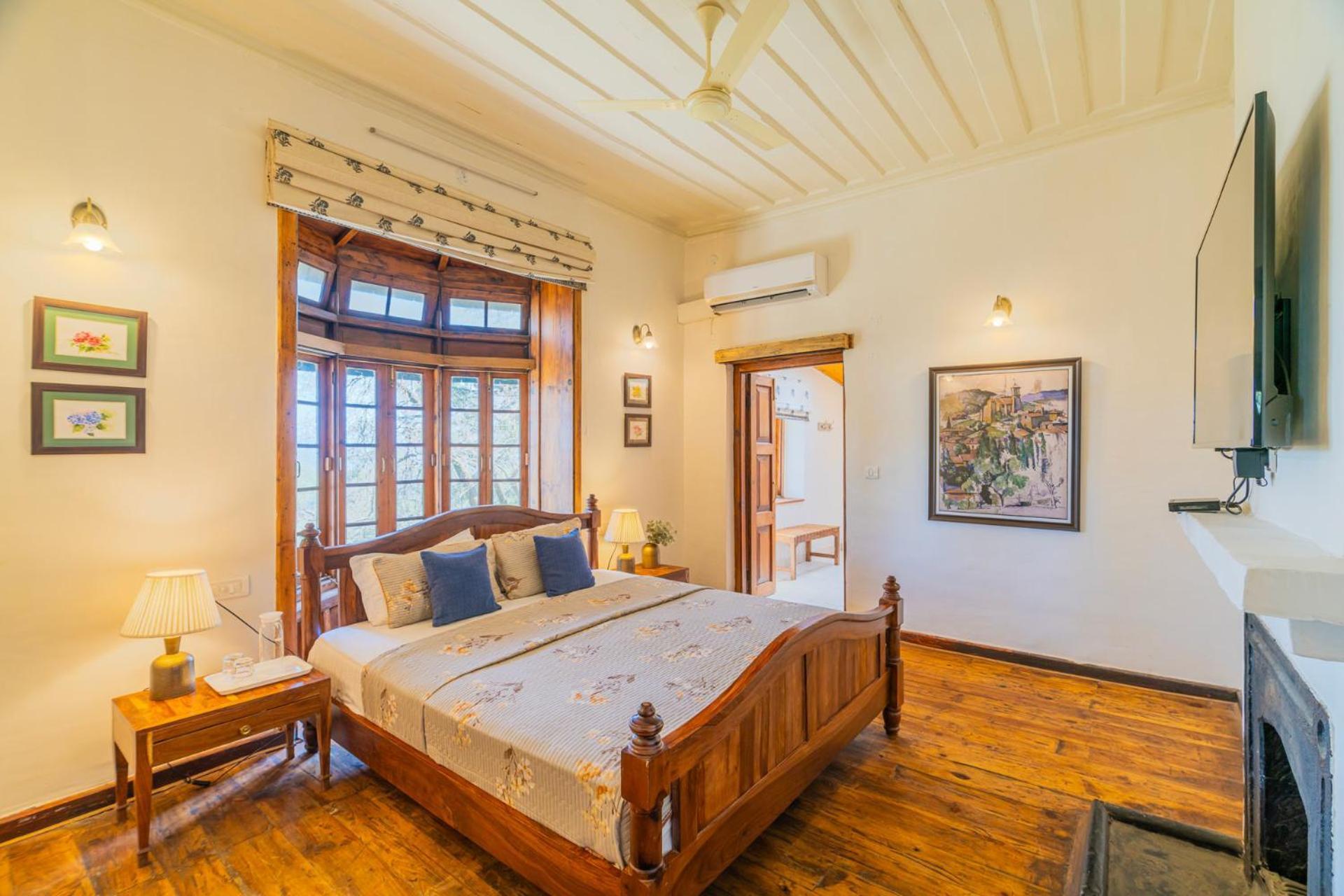 Stayvista At Paris Villa With Pvt Pool & Valley View Kasauli Exterior foto
