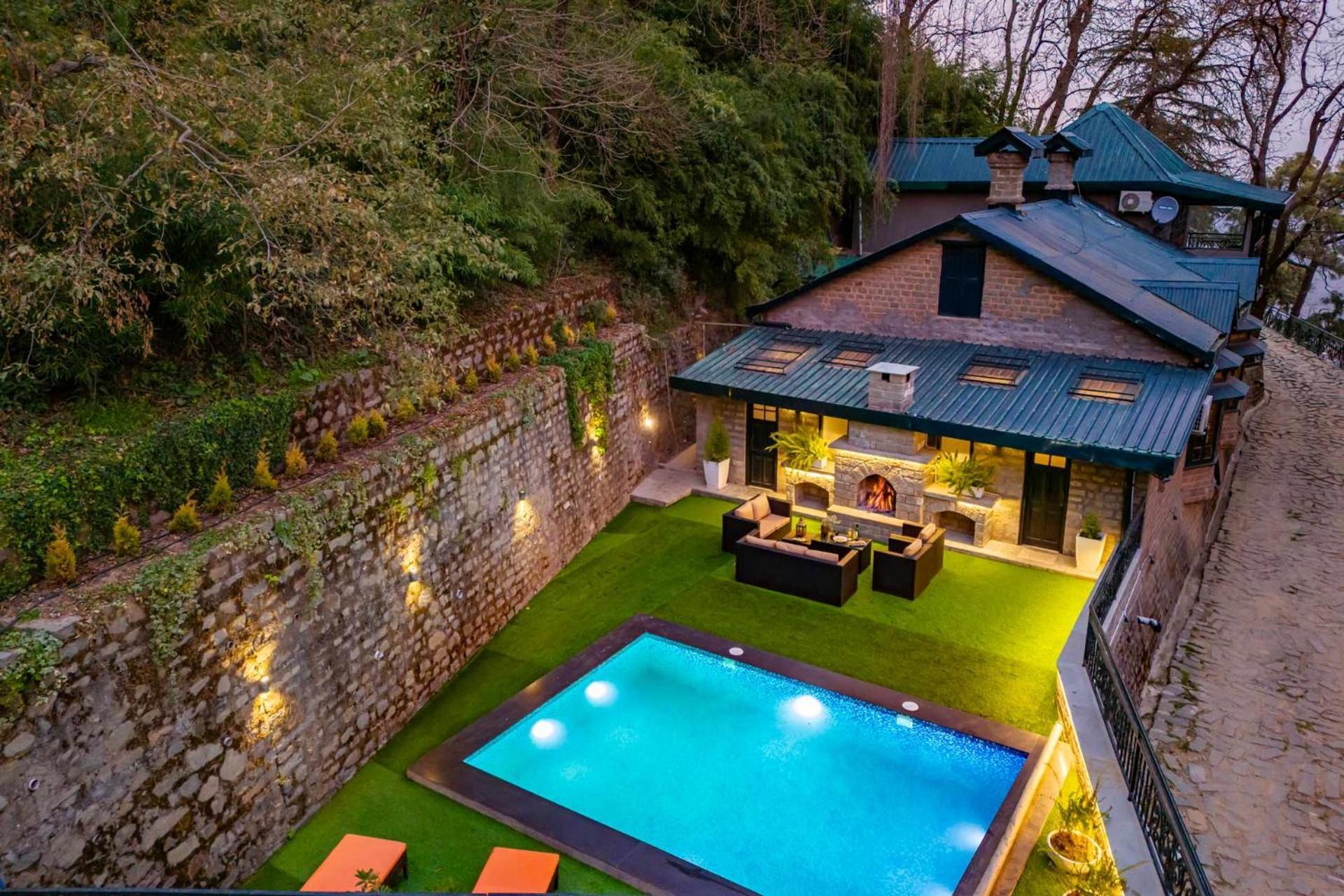 Stayvista At Paris Villa With Pvt Pool & Valley View Kasauli Exterior foto